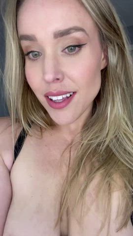 big breasts tits Bra Green Eyes Natural boobies Nipples Saggy titties breasts Titty Drop Porn GIF