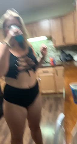 Amateur massive behind giant boobies ass Cleavage Curvy MILF Pawg fat Porn GIF