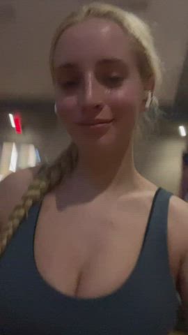 behind blondie behind Busty Gym thin Twerking Porn GIF