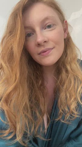 Amateur enormous tits Blue Eyes Busty Natural Natural boobies ginger head Smile Porn GIF