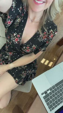 Coworker MILF Mom twat vagina Lips Upskirt Porn GIF
