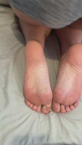 dong jizz Cumshot Feet MILF Soles Step-Mom Step-Sister young Porn GIF