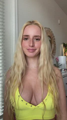 yellow-haired breasts Bouncing breasts teenie TikTok melons Porn GIF