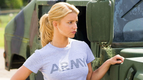 Jessica Simpson Stuns In Bikini Pics To Celebrate New