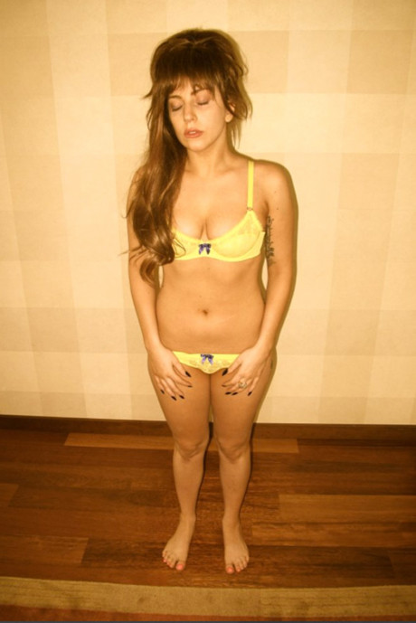 Lady Gaga Hits Back At Fat Jibes By Flaunting Her Fabulous Figure