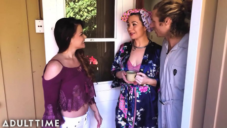 Adult Time Alison Rey Goes Between The Sheets With Michael Vegas And Siouxsie Q Xvideos Com