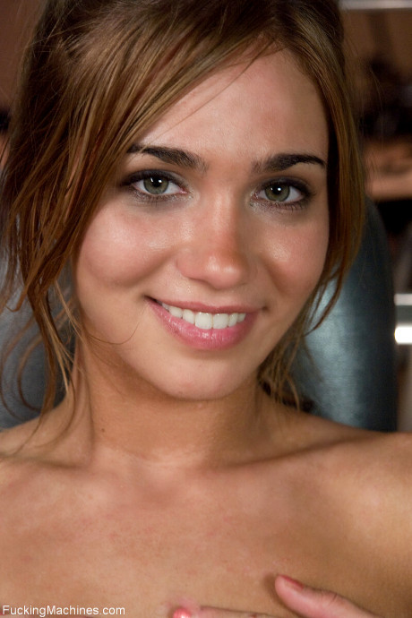 Fuckingmachines Dakoda Brookes Ftvwet Petite Sandy Xxx Porn Pics