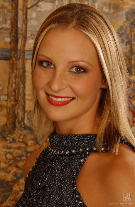 Classy Blonde Liz Honey Fucking With A Handsome Guy In Museum Pornstar