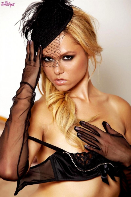 Hot Nude Babes Naked Models Twisty S Angelina Armani General Pussy Hd Pictures Porno Images